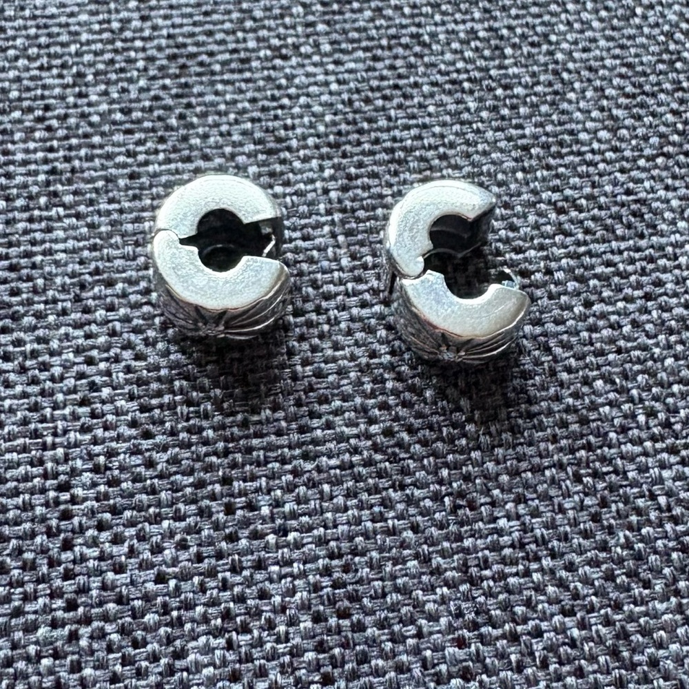 Set of Pandora Bracelet clips - Picture 2 of 3